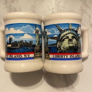 NWOT Retro Beer Stein Liberty Island NY Salt & Pepper Shakers